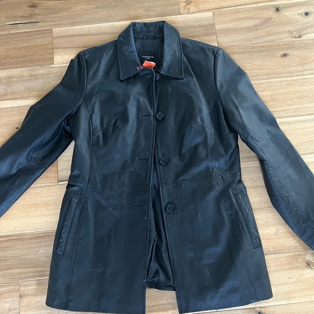 Black leather jacket. - Picture 1 of 5
